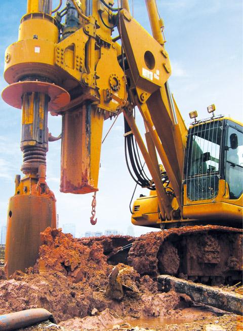 貴州畢節(jié)旋挖鉆機(jī)租賃高速公路施工案例.jpg 貴州畢節(jié)旋挖鉆機(jī)租賃高速公路施工案例.jpg