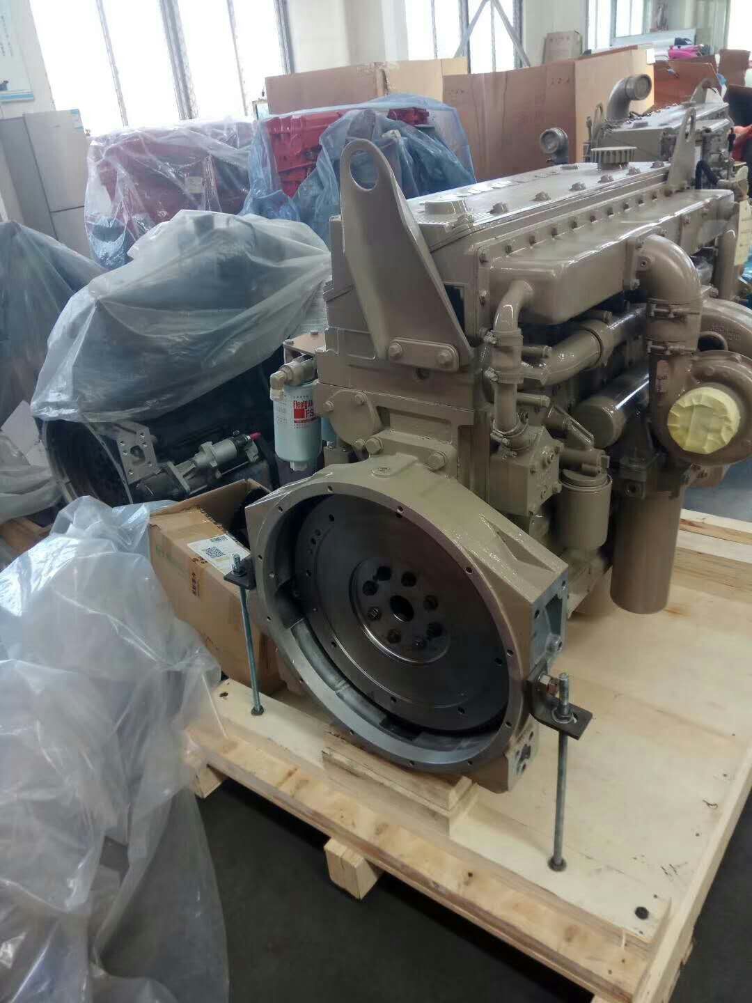 旋挖鉆發(fā)動機.jpg 旋挖鉆發(fā)動機.jpg