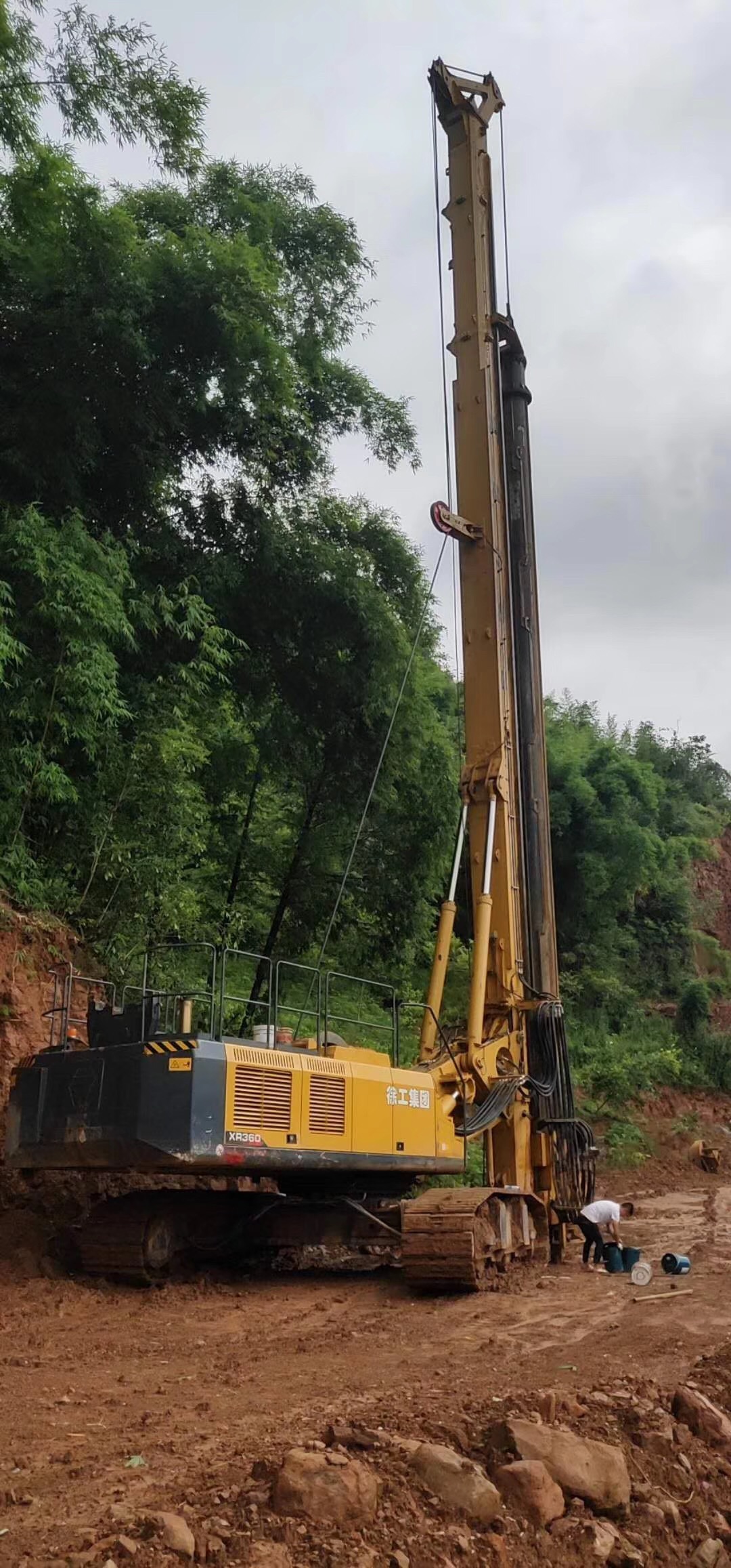 旋挖鉆維修.jpg 旋挖鉆維修.jpg