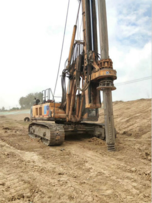 無(wú)限達(dá)徐工360旋挖機(jī)京雄高鐵樁基施工案例.jpg 無(wú)限達(dá)徐工360旋挖機(jī)京雄高鐵樁基施工案例.jpg