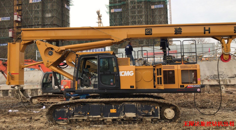 無(wú)限達(dá)徐工旋挖機(jī)檢修過(guò)程中.jpg 無(wú)限達(dá)徐工旋挖機(jī)檢修過(guò)程中.jpg