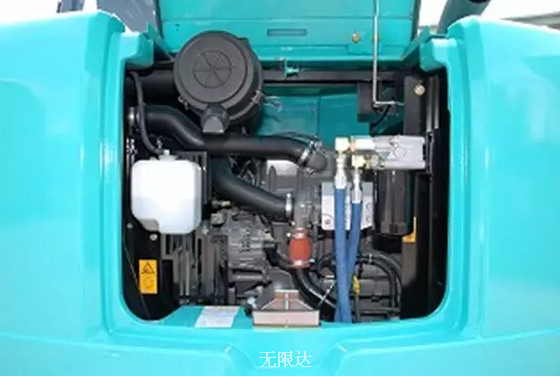 鉆機(jī)啟動(dòng)方法不當(dāng).jpg 鉆機(jī)啟動(dòng)方法不當(dāng).jpg