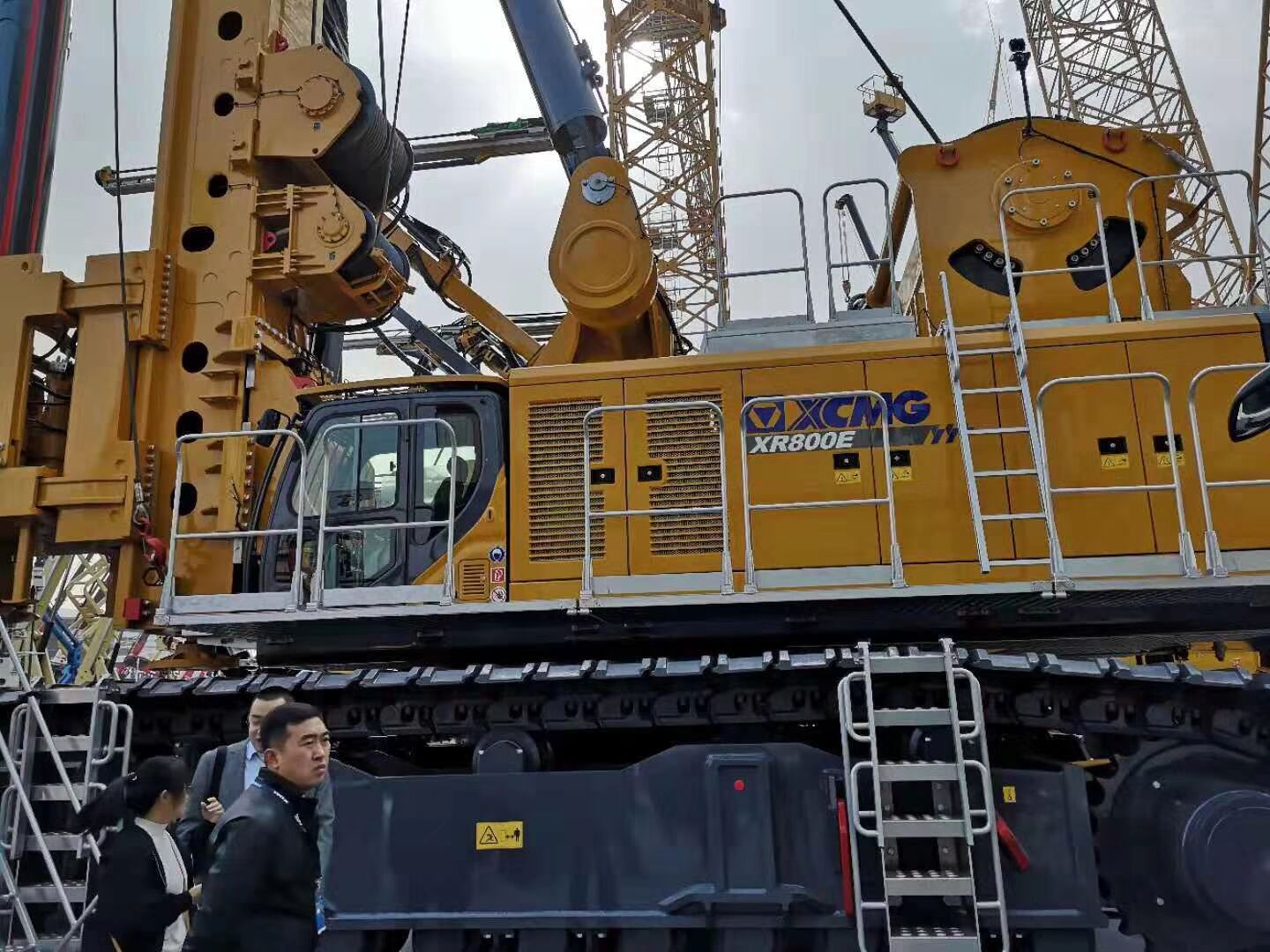 徐工集團2018上海寶馬展演繹新時代的鋼鐵睿智.jpg 徐工集團2018上海寶馬展演繹新時代的鋼鐵睿智.jpg