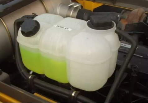 檢查冷卻液液位.png 檢查冷卻液液位.png