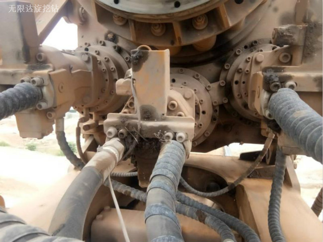 分析旋挖鉆傾缸及加壓油缸泄壓問題.jpg 分析旋挖鉆傾缸及加壓油缸泄壓問題.jpg