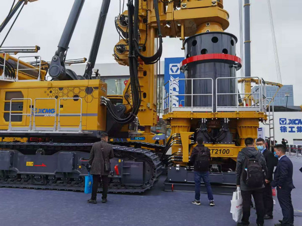 大型旋挖機價格及質(zhì)量.jpg 大型旋挖機價格及質(zhì)量.jpg