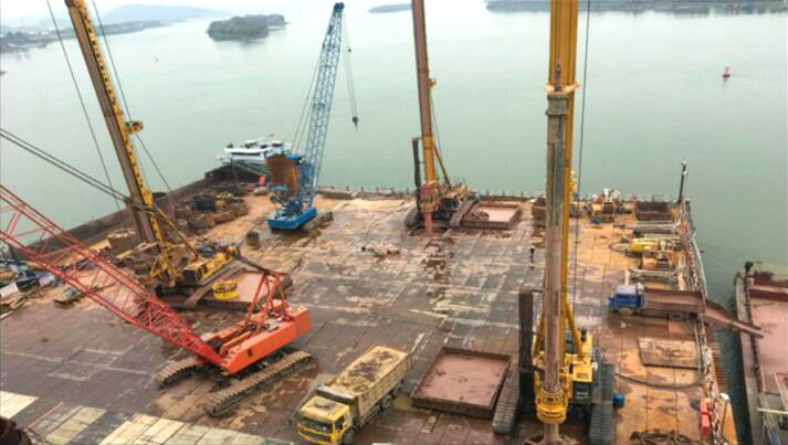 南沙港鐵路西江大橋旋挖鉆機(jī)施工.jpg 南沙港鐵路西江大橋旋挖鉆機(jī)施工.jpg