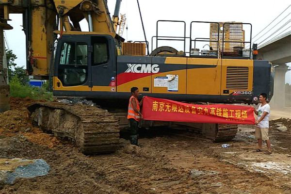 京雄高鐵大型樁基施工中，旋挖鉆機必不可少.jpg