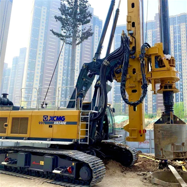 旋挖鉆.jpg 旋挖鉆.jpg