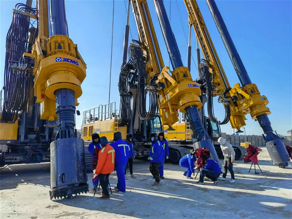 徐工旋挖鉆機(jī)的種類和規(guī)格.jpg 徐工旋挖鉆機(jī)的種類和規(guī)格.jpg