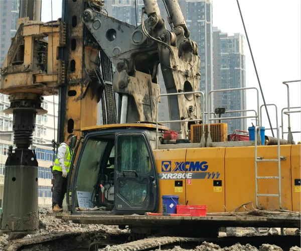 旋挖鉆機公司三大核心優(yōu)勢.jpg 旋挖鉆機公司三大核心優(yōu)勢.jpg