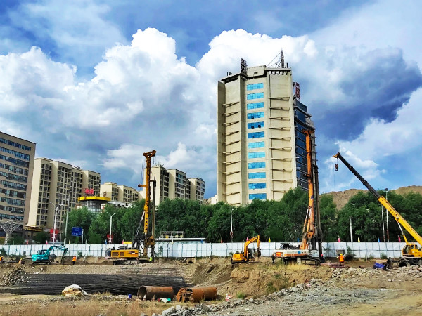 小噸位旋挖鉆機(jī)施工案例.jpg 小噸位旋挖鉆機(jī)施工案例.jpg