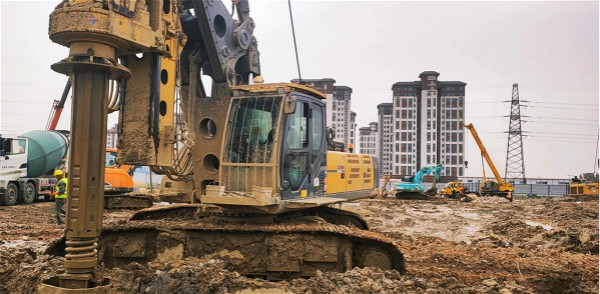 XR360、280D旋挖鉆機(jī)打800-1200mm孔徑樁.jpg