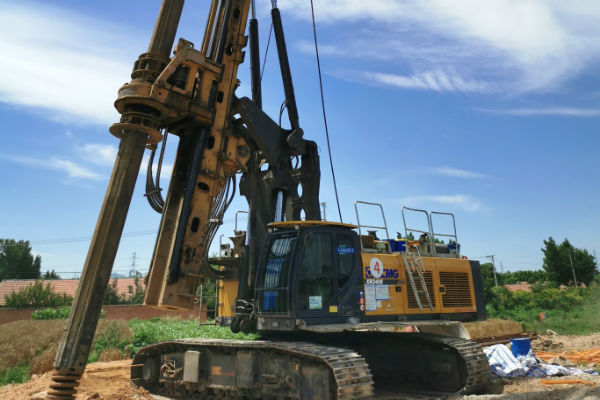 360旋挖機(jī)灌注樁施工及案例.jpg 360旋挖機(jī)灌注樁施工及案例.jpg