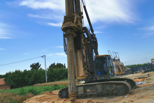 360旋挖鉆機(jī)灌注樁施工及案例.jpg 360旋挖鉆機(jī)灌注樁施工及案例.jpg