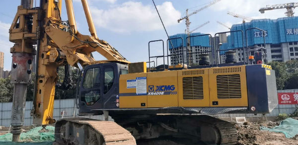 徐工XR400E旋挖鉆機(jī)助力南京地鐵6號(hào)線(xiàn)咬合樁施工.jpg 徐工XR400E旋挖鉆機(jī)助力南京地鐵6號(hào)線(xiàn)咬合樁施工.jpg