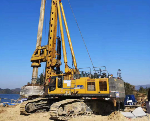 山東XR280D旋挖鉆機租賃設(shè)備展示.jpg 山東XR280D旋挖鉆機租賃設(shè)備展示.jpg