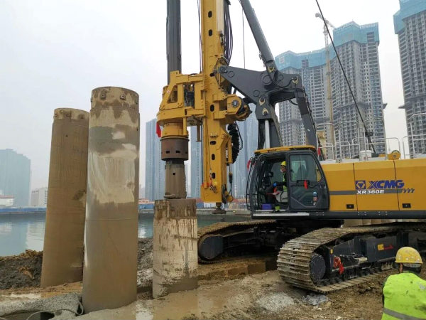 山東XR360E旋挖鉆機租賃設(shè)備展示.jpg 山東XR360E旋挖鉆機租賃設(shè)備展示.jpg