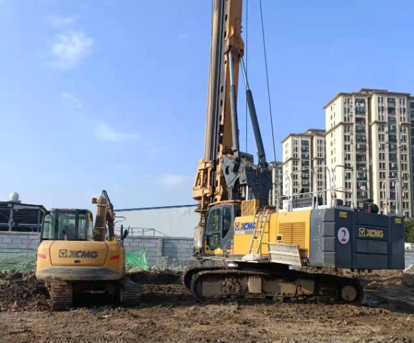 中小型旋挖鉆機忙碌在房建樁施工一線.jpg 中小型旋挖鉆機忙碌在房建樁施工一線.jpg