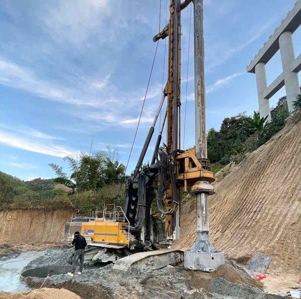 徐工XR400E好評如潮.jpg 徐工XR400E好評如潮.jpg