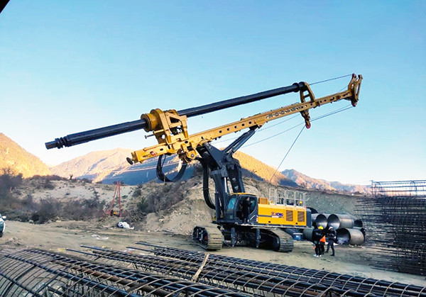 XR400E入巖旋挖鉆機(jī).jpg XR400E入巖旋挖鉆機(jī).jpg