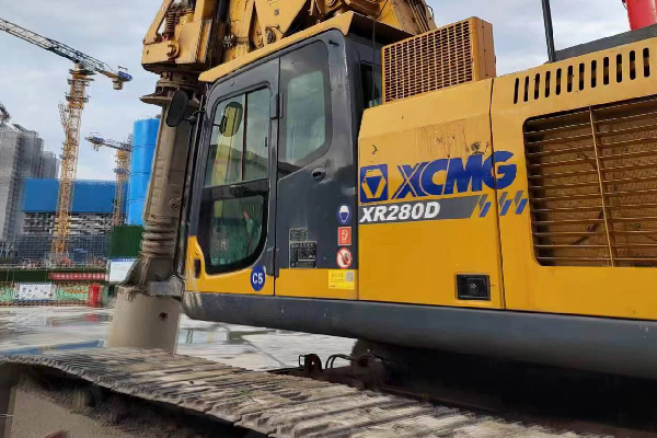 二手旋挖鉆機(jī)質(zhì)量應(yīng)從哪些方面鑒定.jpg 二手旋挖鉆機(jī)質(zhì)量應(yīng)從哪些方面鑒定.jpg