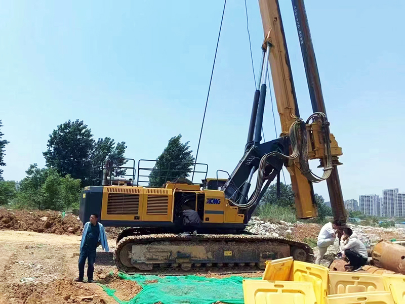 租賃旋挖鉆機(jī)的三大優(yōu)勢.jpg 租賃旋挖鉆機(jī)的三大優(yōu)勢.jpg