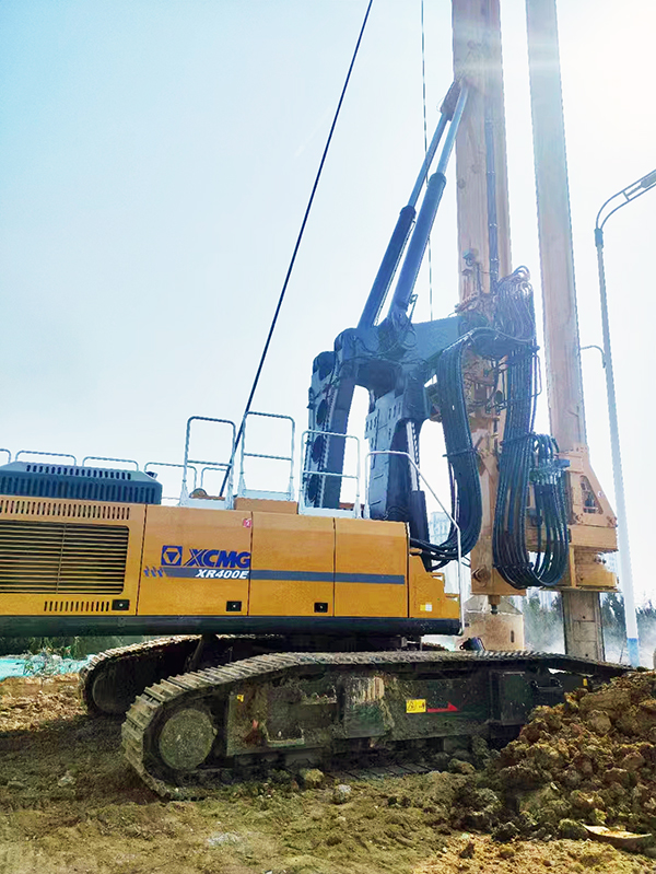 為什么要選擇旋挖鉆機代理商公司.jpg 為什么要選擇旋挖鉆機代理商公司.jpg