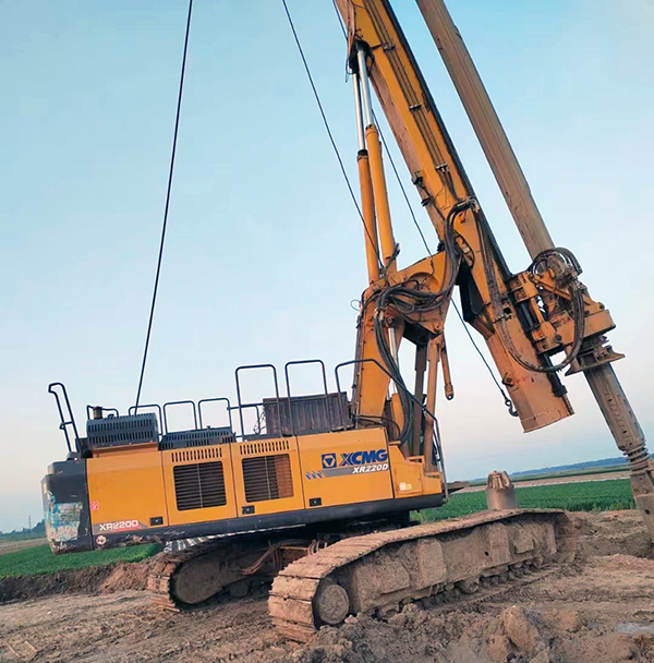 租賃旋挖鉆機打樁需要注意些什么.jpg 租賃旋挖鉆機打樁需要注意些什么.jpg